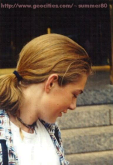 Tay-lookin down
